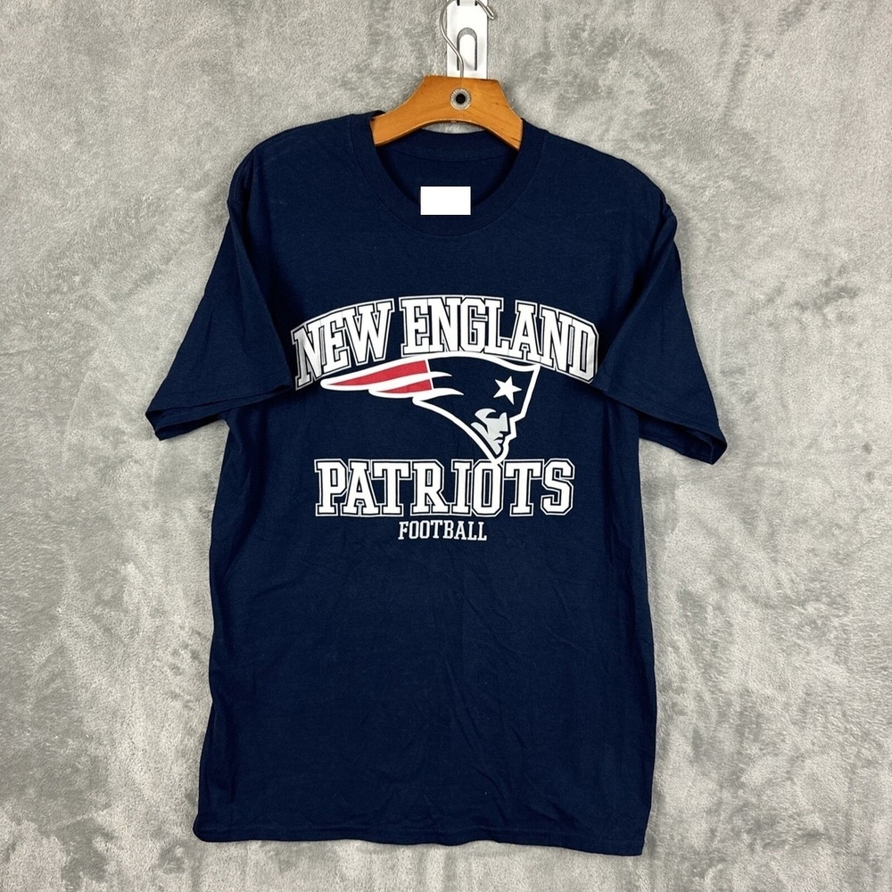 NFL Team Apparel Mens New England Patriots Football T Shirt